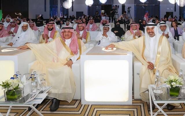 وزير "الموارد البشرية" يدشّن "استراتيجية الإرشاد الأسري" بالمملكة