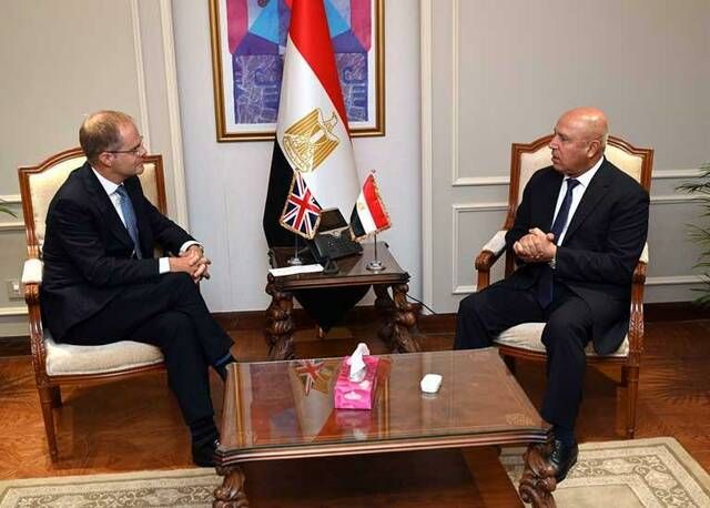 السفير البريطاني: الشركات الإنجليزية مهتمة بالتعاون مع مصر في الطاقة النظيفة