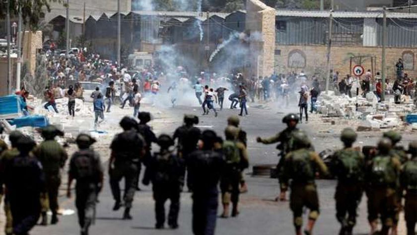 إعلام فلسطيني: مستوطنون يطلقون النار على منازل الأهالي بمدينة الخليل