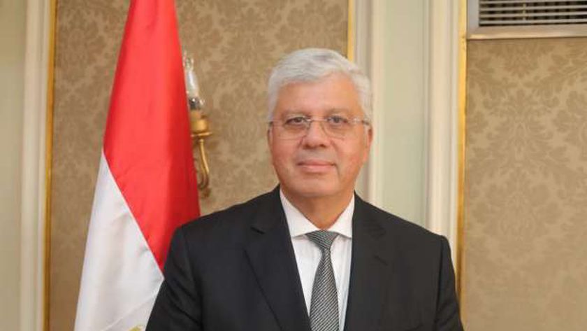 وزير التعليم العالي يوجه برفع درجة استعداد مستشفيات جامعة الزقازيق لاستقبال مصابي حادث القطارين