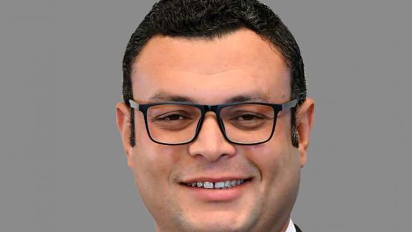 وزير الإسكان يبحث مع أعضاء البرلمان مطالب المواطنين