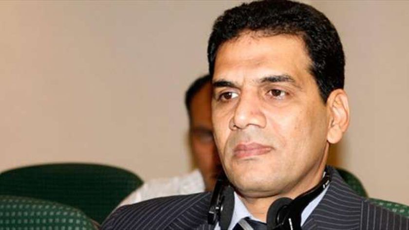جمال الغندور يناشد الرئيس السيسي عدم الاستعانة بحكام أجانب: أثقلوا خزينة الدولة دون نتيجة| عاجل