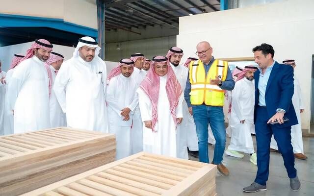نائب وزير الصناعة يزور المدينة الصناعية الخاصة لمجموعة مواد الإعمار ببحرة