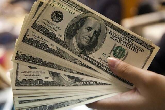 استقرار الدولار مقابل الين واليورو بمستهل تعاملات الأسبوع