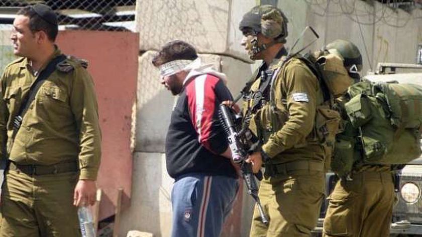 «القاهرة الإخبارية»: إسرائيل تعتقل 30 فلسطينيا على الأقل في الضفة الغربية