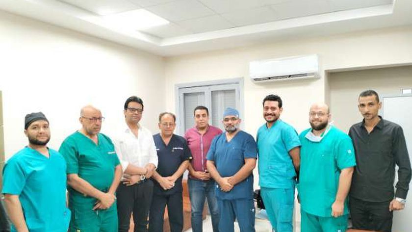 وكيل «صحة سوهاج» يشيد بجهود الأطقم الطبية بالمستشفى العام في تنفيذ عمليات كبرى