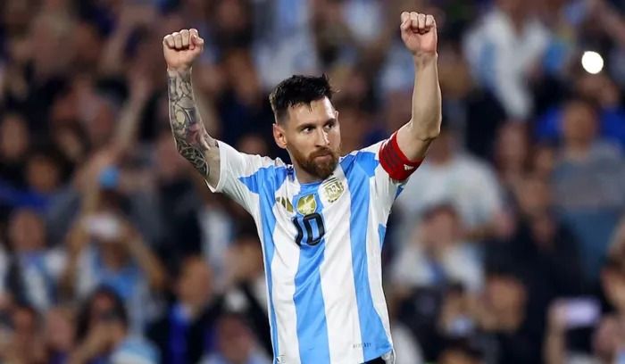 بعد "الهاتريك" الدولي العاشر.. سكالوني يطالب ميسي بالبقاء في الملاعب لأطول فترة مُمكنة