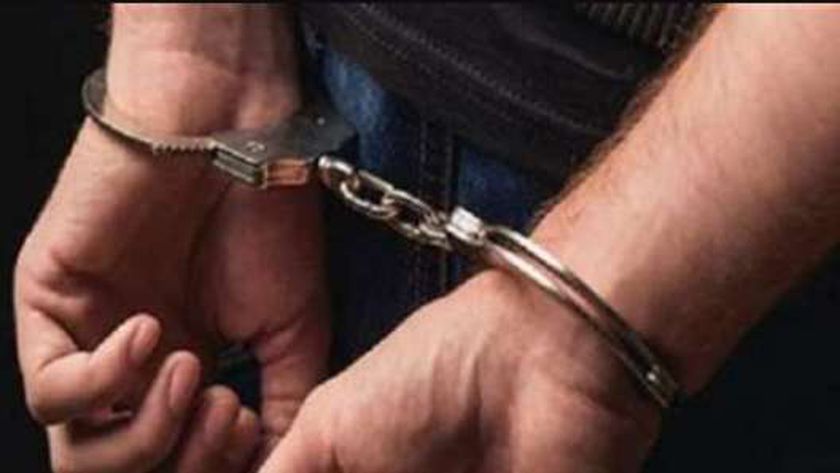 القبض على عاطل انتحل صفة ضابط شرطة لسرقة المواطنين بأوسيم
