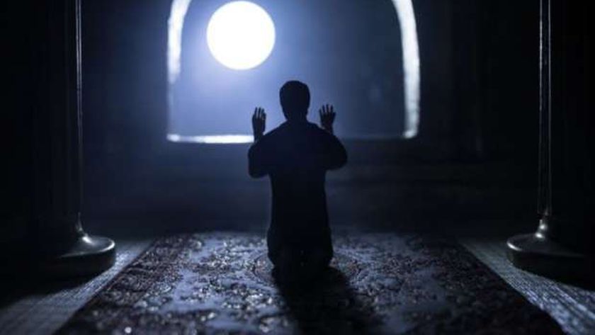 هل الأفضل في قيام الليل إطالة الوقوف للقراءة أم كثرة عدد الركعات؟
