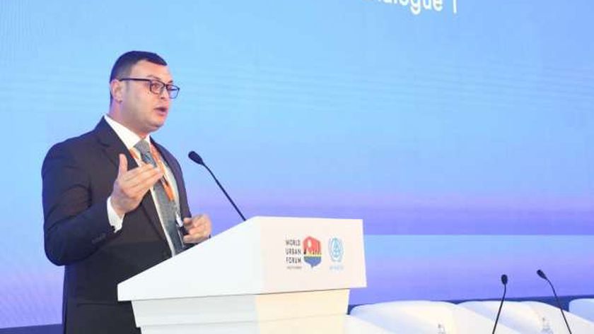 طرح قطع أراضٍ بنشاط سوق تجارية ومسطحات خضراء للانتفاع بالعاشر من رمضان