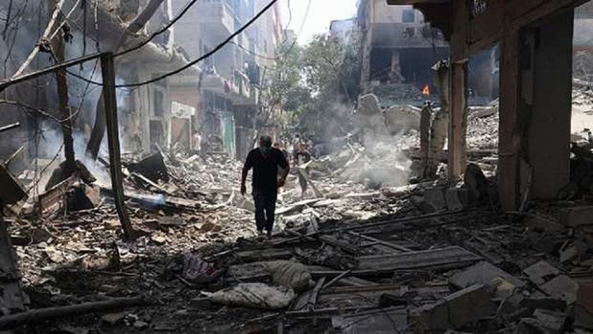 إعلام فلسطيني: مصابون في غارة إسرائيلية استهدفت مبنى سكنيا بمخيم النصيرات