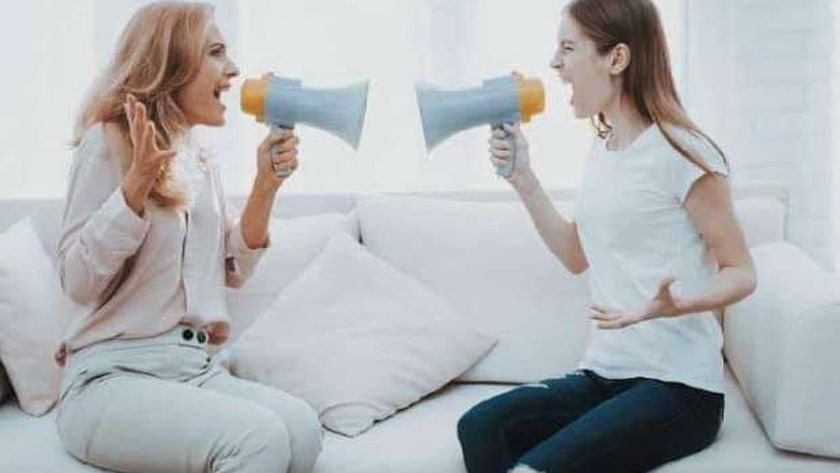 «لو بتصدع بسرعة متقعدش جنبهم».. 5 أبراج تحب الصوت العالي