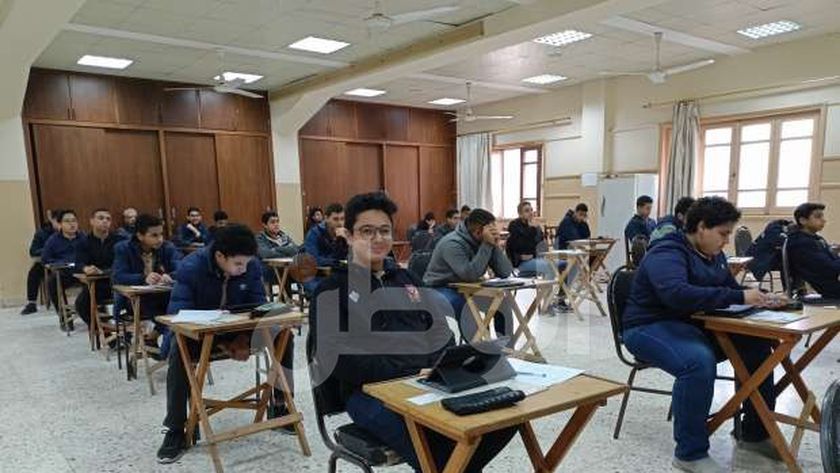 تفاصيل درجات أعمال السنة للصف الثاني الثانوي.. اختباران في الفصل الدراسي