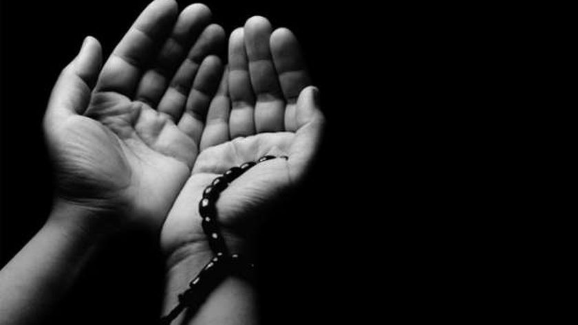 دعاء الحاجة الشديدة.. «اللهم أجرني في مصيبتي واخلف لي خيرا منها»