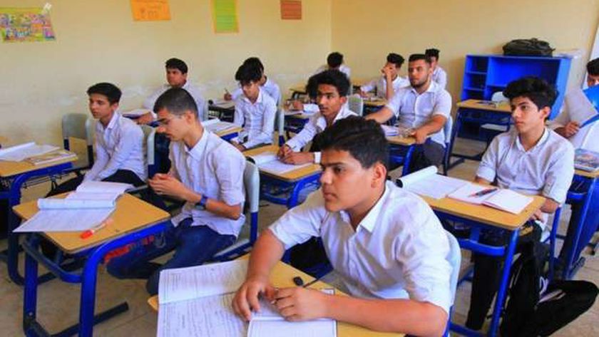 جدول امتحانات شهر نوفمبر للصفين الأول والثاني الثانوي في الجيزة