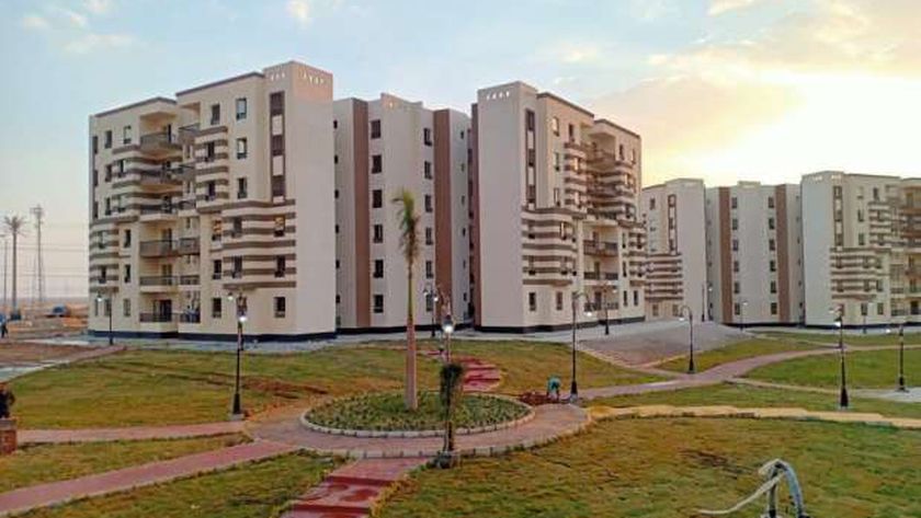 «لو عندك شقة باسمك».. هل يمكنك حجز وحدات الإسكان الاجتماعي؟