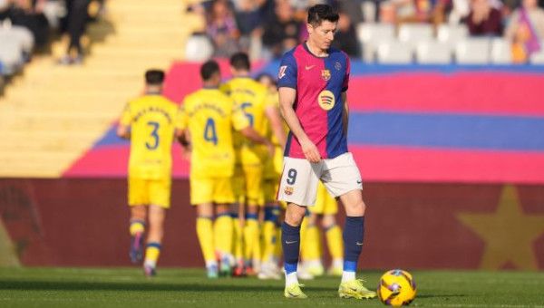 لاس بالماس يعمق جراح برشلونة في الليجا بالفوز عليه