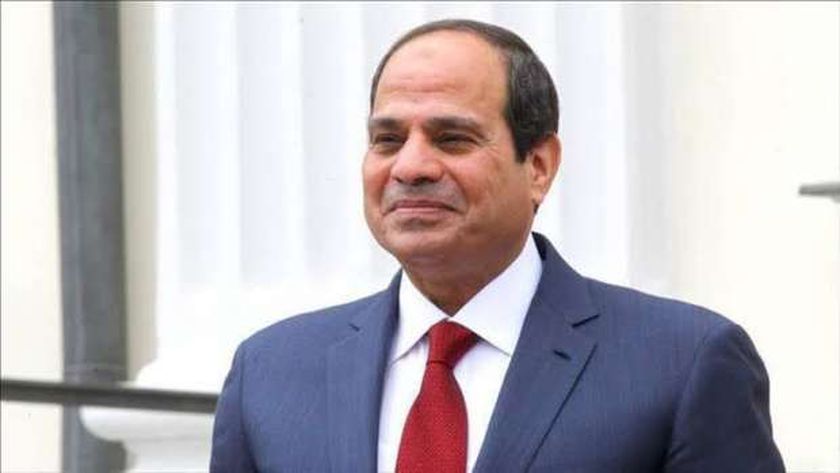 الرئيس السيسي يضع إكليلا من الزهور على النصب التذكاري بالدنمارك