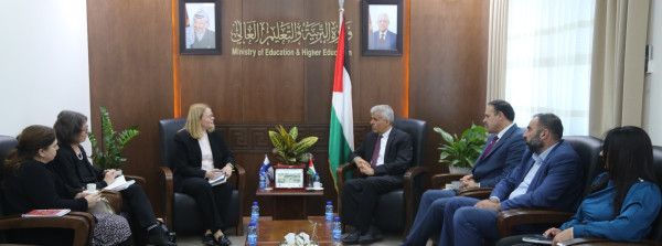 التربية" تبحث منطلقات التعاون مع فنلندا وجنوب إفريقيا