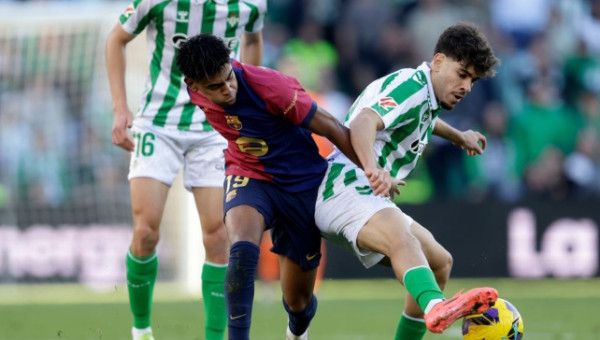 بيتيس يفرض تعادل قاتل على برشلونة
