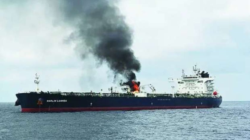 الحوثيون: استهدفنا مدمرتين أمريكيتين و3 سفن في خليج عدن