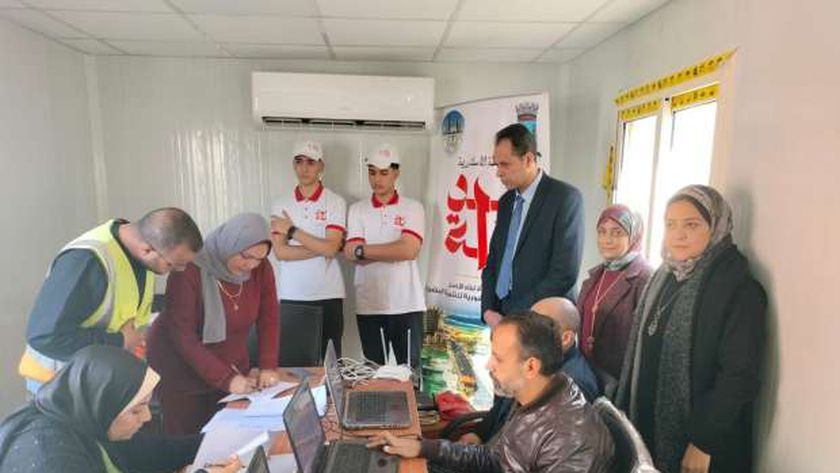 وزير العمل: استخراج 700 شهادة مزاولة حرفة للعمالة غير المنتظمة بالإسكندرية