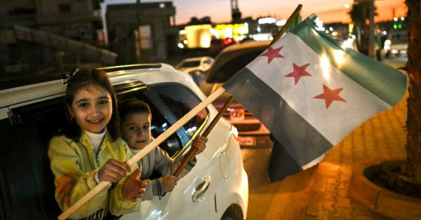 أول دولة تعيد فتح سفارتها في دمشق بعد سقوط نظام الأسد