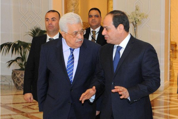 تفاصيل اجتماع الرئيس عباس مع نظيره المصري