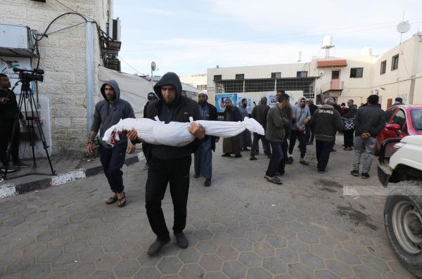الصحة بغزة: 21 شهيداً بمجازر الاحتلال خلال 24 ساعة ماضية