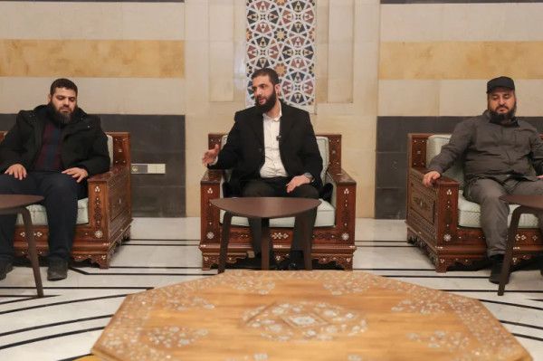 تعيين وزير للدفاع.. الشرع: الفصائل المسلحة السورية ستُدمج في الجيش الجديد