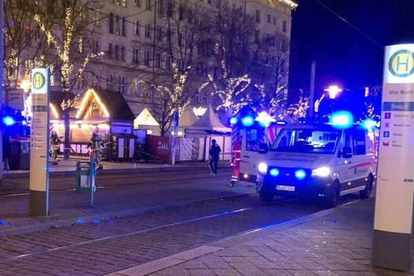 ألمانيا: خمسة قتلى و80 مصاباً في حادث دهس بسوق عيد الميلاد