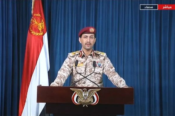 جماعة الحوثي تسقط طائرة إف 18 أميركية وتستهدف حاملة طائرات ومدمرات