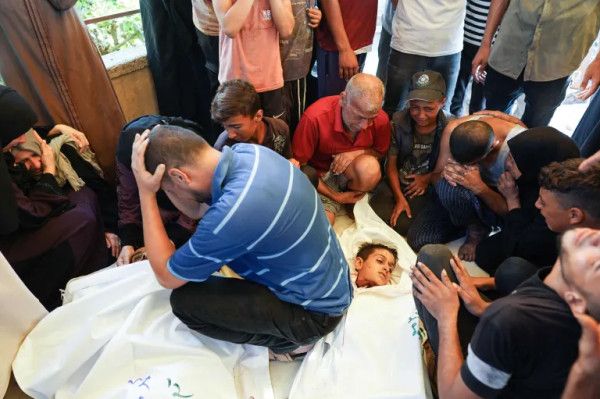 ليلة دامية: شهداء وجرحى في سلسلة مجازر استهدفت مدرسة ومنازل تؤوي نازحين في قطاع