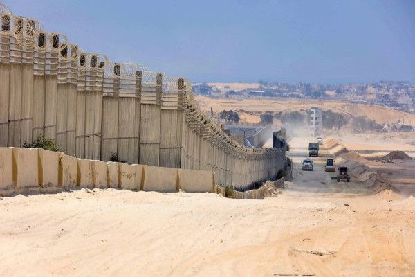 (القناة 12): إسرائيل لم ولن توافق على الانسحاب من محور فيلادلفيا