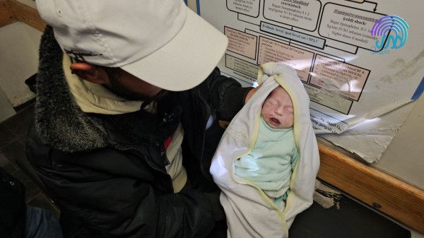 الثانية خلال أسبوع.. وفاة طفلة رضيعة تجمّدت بخيمتها من البرد الشديد بمواصي خان يونس