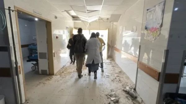 "إهانة وتجريد من الملابس".. شهادات مأساوية عن اقتحام الاحتلال لمستشفى كمال عدوان