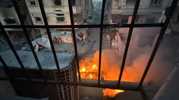 الاحتلال يحرق مستشفى كمال عدوان ومصير الكادر الطبي والمرضى مجهول