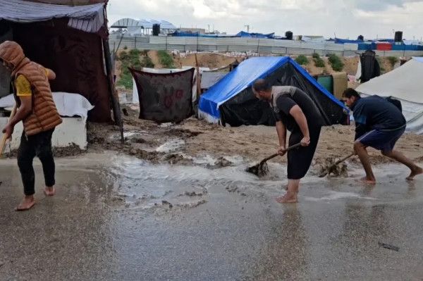 "الإعلامي الحكومي بغزة": 81% من خيام النازحين مهترئة وغير صالحة للاستخدام