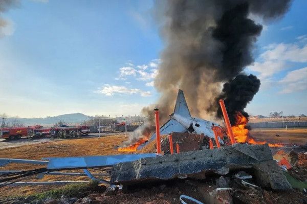 مصرع 120 شخصاً جراء تحطم طائرة في مطار بكوريا الجنوبية