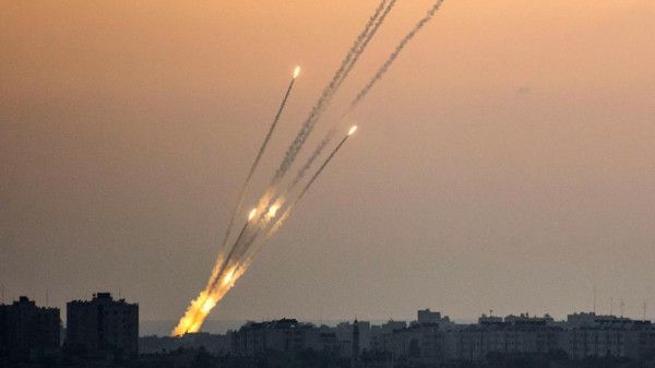 إعلام الاحتلال: رصد إطلاق صاروخين من جنوب قطاع غزة