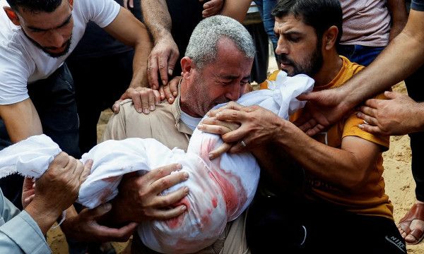 اليوم الأول من 2025.. 17 شهيداً معظمهم أطفال بمجازر الاحتلال في قطاع غزة