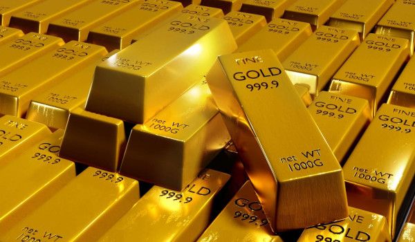 الذهب يتراجع بعد تأجيل الولايات المتحدة فرض رسوم جمركية على واردات الاتحاد الأوروبي