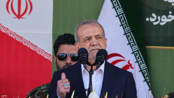 الرئيس الإيراني: سنجد طريقاً للنجاة إذا رفضت واشنطن التفاوض