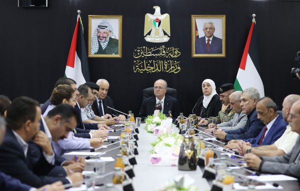 مصطفى يؤكد ضرورة وضع الخطط الاستراتيجية لإعادة الحياة إلى غزة بعد وقف العدوان