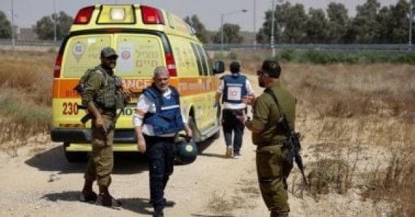 إصابة حرجة في حادث بين سيارة فلسطينية وحافلة للمستوطنين قرب معاليه أدوميم