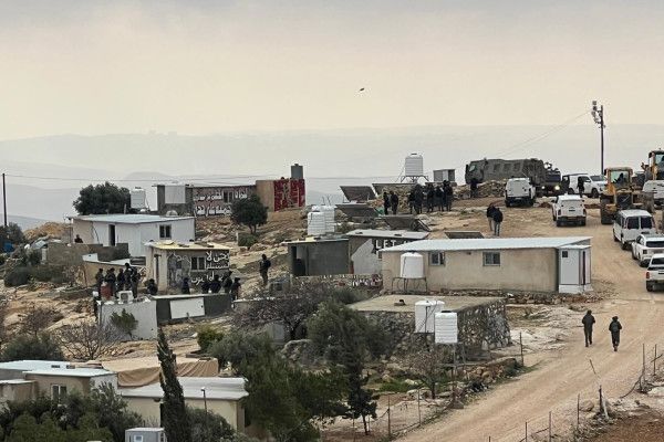 الاحتلال يعلن قرية خلة الضبع بمسافر يطا "منطقة عسكرية مغلقة"
