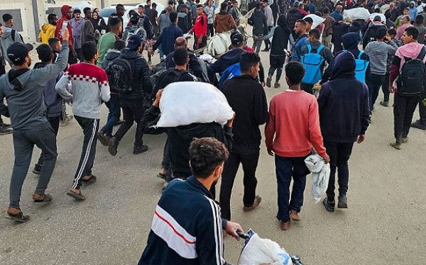 الإعلام الحكومي بغزة: فيديو الاحتلال التضليلي المفبرك حول مجزرة المساعدات فضح جريمته