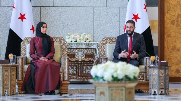 الرئيس السوري:زوجتي عاشت معي في مغارات..وتنقلنا في 49 بيتاً (صور)