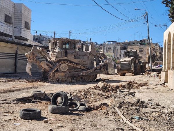 الاحتلال يشن حملة اعتقالات ويواصل هدم المنازل في اليوم الـ141 من عدوانه على طولكرم