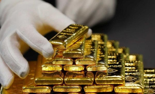 تراجع أسعار الذهب عالمياً بأكثر من 1%